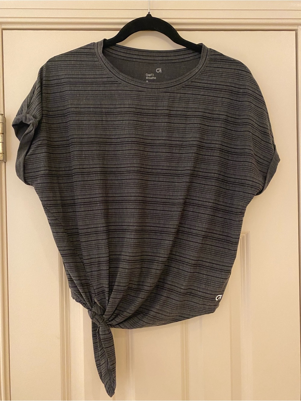 GAP Small GapFit Breathe Gray Black Striped Tie-Hem Top